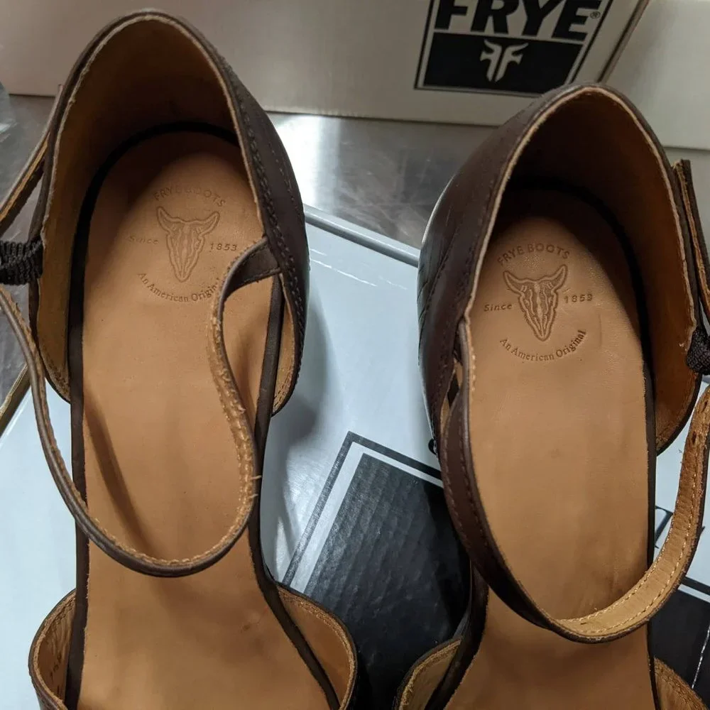 Frye - Ada Vintage Strap - Bark - Picture 6 of 11